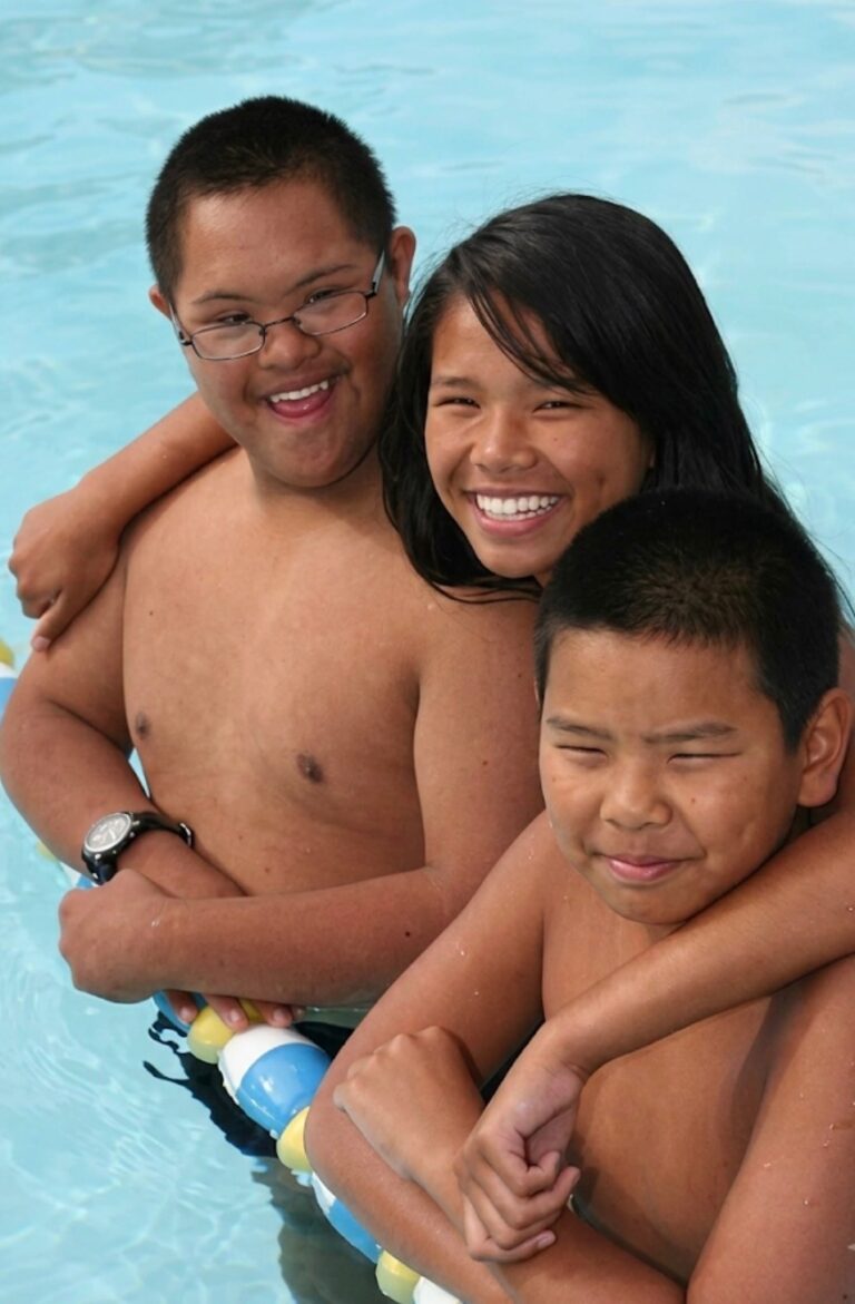 Read more about the article Stephen’s Swimming, Siblings, and Friends – The Hungry Chromosome Book 4 – by Susiani Djauhari Tan
